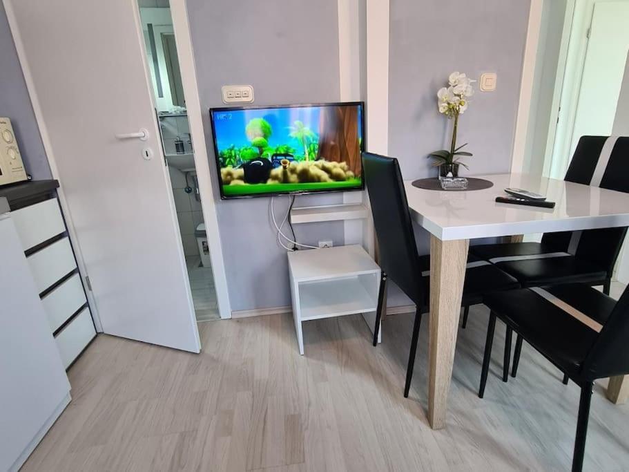 Lana, 40 Metara Do Mora, Apartment