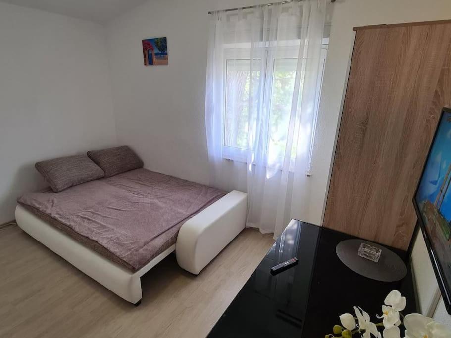 Lana, 40 Metara Do Mora, Apartment